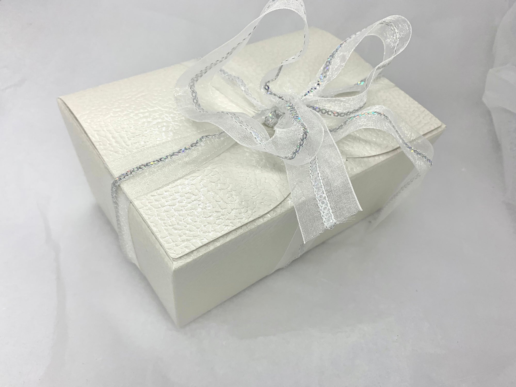 Cream Textured Gift Box: 750g Mixed Mithai